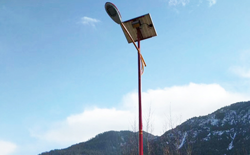 吐鲁番如何选择高质量的太阳能路灯材料：全方位指南