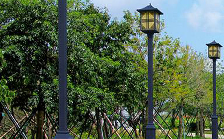 太阳能吐鲁番庭院灯价格为何差三倍？关键看这几点